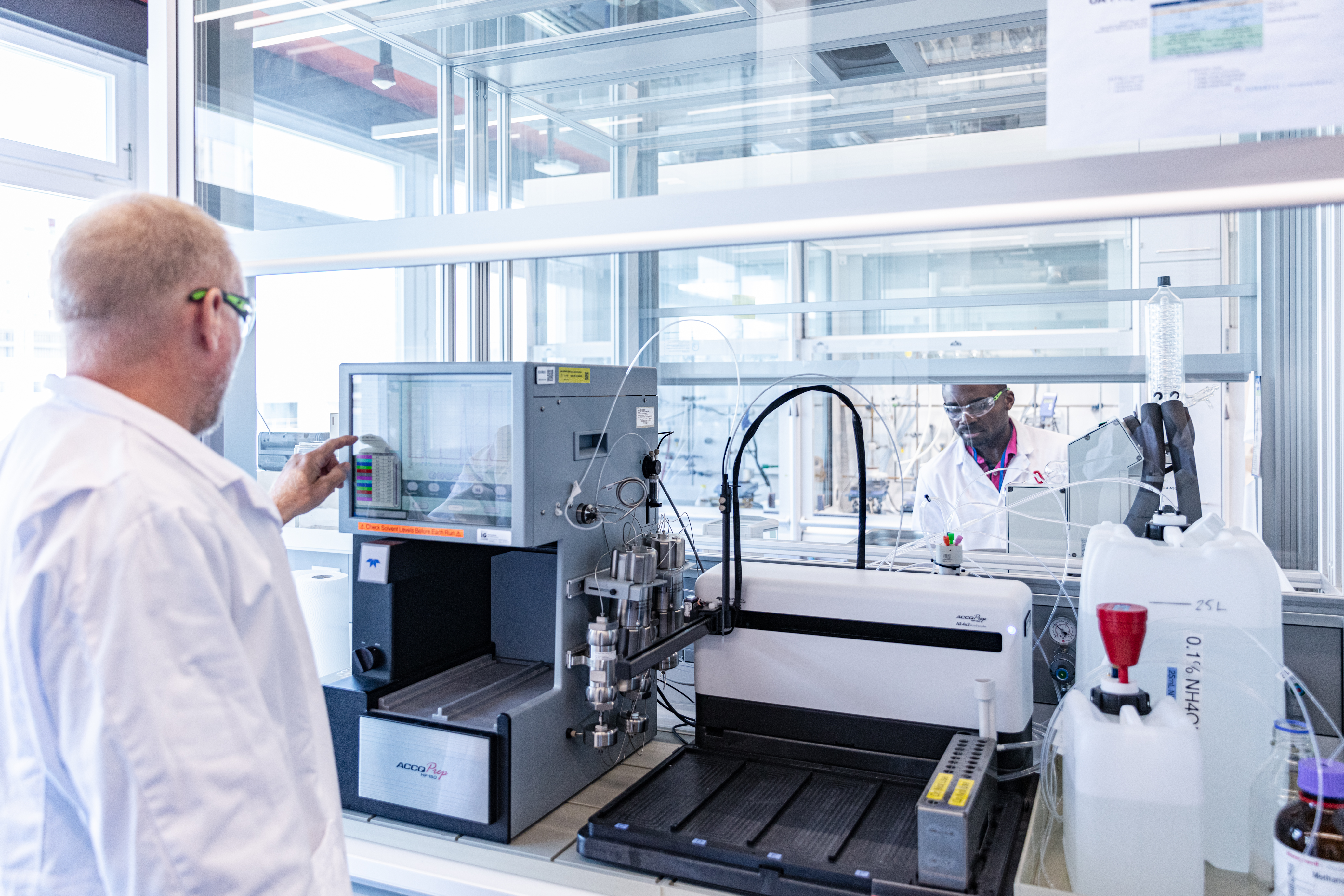 Scientists in one of the state-of-the-art laboratories of Banting 1